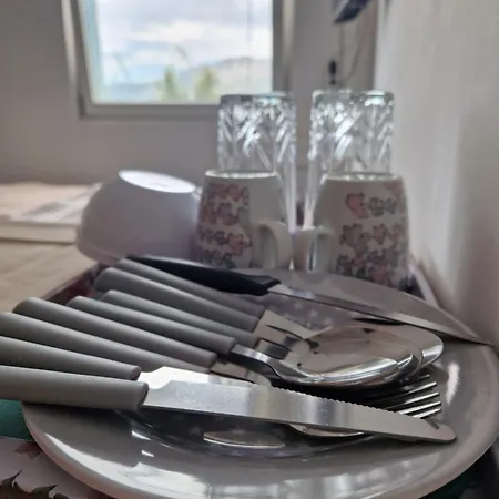 Guest house For Two With Private Bathroom Near Center Split