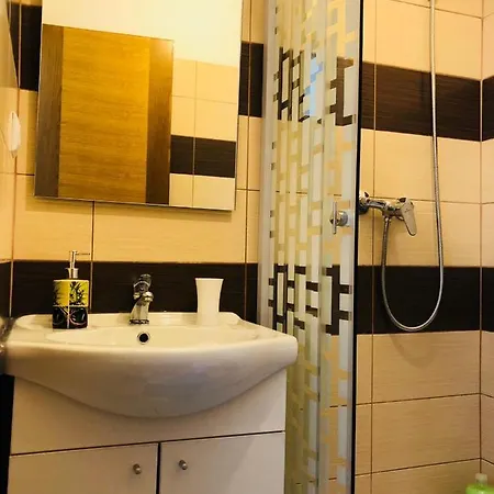Otel For Two With Private Bathroom Near Center